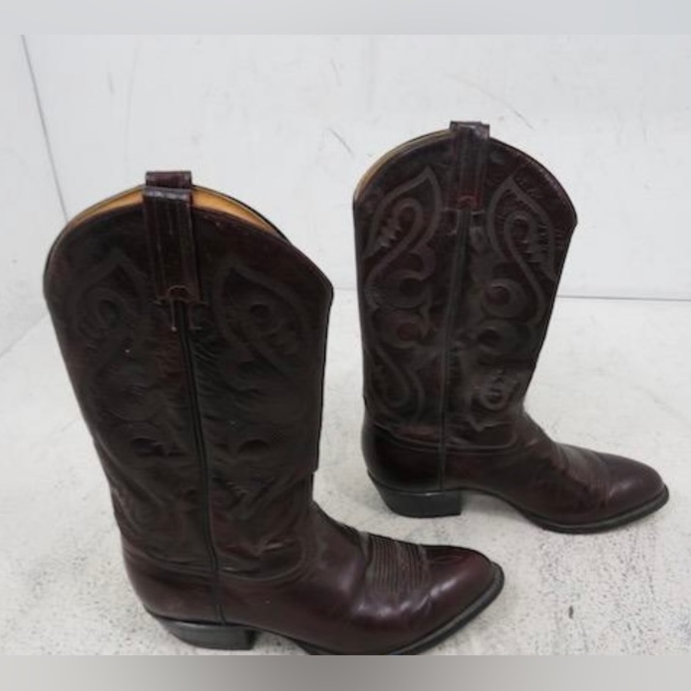 Tony Lama Cowboy Boots size 9EE (dark burgundy) well loved